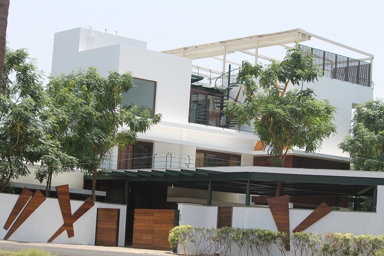RESIDENTIAL PROPERTY FOR SALE AT CHENNAI ECR NEELANKARAI